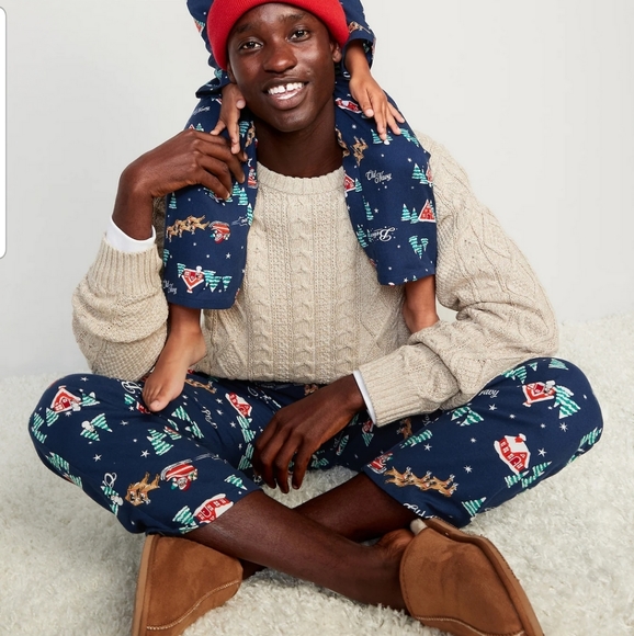 Old Navy Family Christmas Pajamas Reindeer & Sleigh Rides Men's XS - Picture 3 of 4